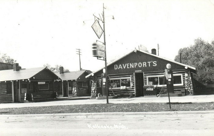 Davenports Cabins Gas Service Station Rppc Kalkaska Mi Coca Cola Cooler Photo (newer photo)